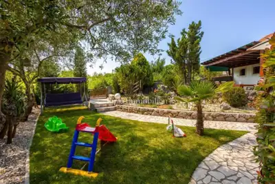 Häuser auf der Insel Krk, Vrbnik - Pool und Grill - 13