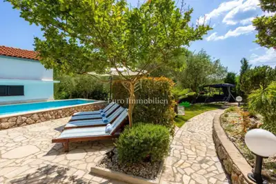 Häuser auf der Insel Krk, Vrbnik - Pool und Grill - 10