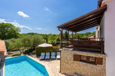 Häuser auf der Insel Krk, Vrbnik - Pool und Grill - 3