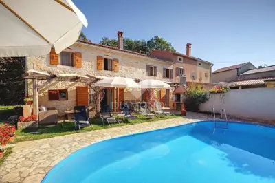 Stone villa in Žminj, pool and quiet location