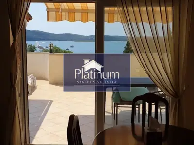 Apartmentvilla 600 m², Medulin - Pool und Meerblick