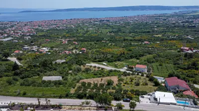 Kaštel Stari, Haus auf einem Ackerland 4800 m², zu verkaufen - 3