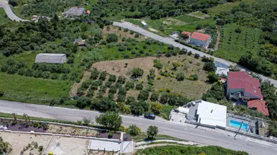 Kaštel Stari, Haus auf einem Ackerland 4800 m², zu verkaufen