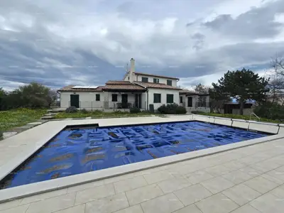 Stone house with pool, Marčana, 2200 m²
