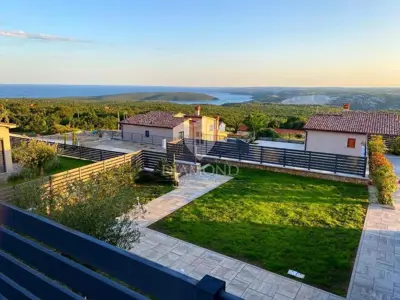 Labin, kuća za odmor sa dva zasebna stana, pogled more