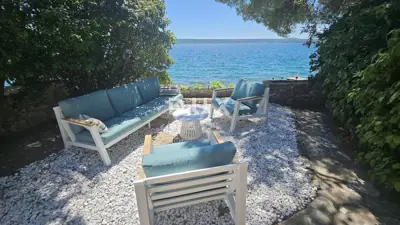 House 160 m², Maslenica - 1st row to the sea - 12