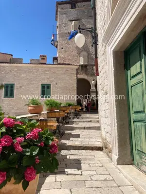 Kuća u Šibeniku, centar - 3 apartmana uz katedralu - 6