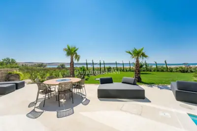 Villa 316 m², Ljubač - first row to the sea and sandy beach - 15