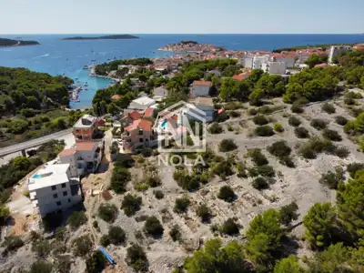 Baugrundstück 357 m², Primošten - 400 m vom Meer
