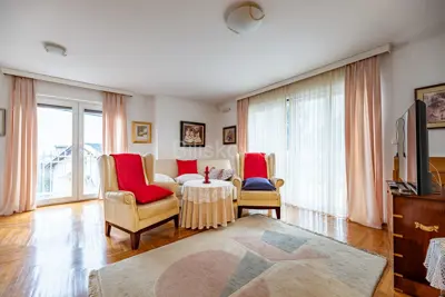 Kuća 201 m², Šestine, panoramski pogled i vrt