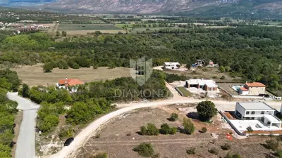 Bauland 1.316 m², Kršan - Projekt einer Villa mit Pool - 2