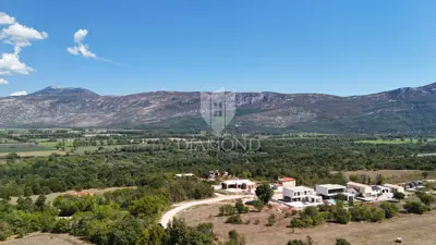 Bauland 1.316 m², Kršan - Projekt einer Villa mit Pool