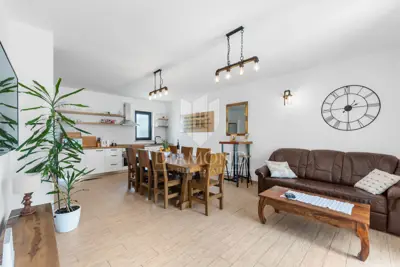 Haus zum Kauf in Pićan, 450 m² - 12