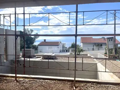 Haus zum Kauf in Njivice, 268 m² - 17