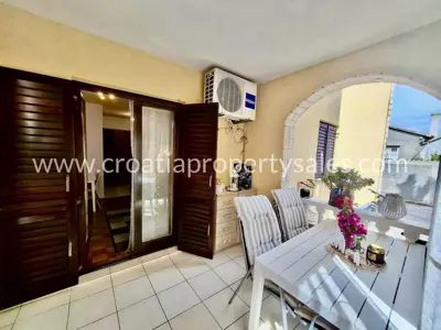 Stan 49 m², Otok Brač - balkon i parkirno mjesto
