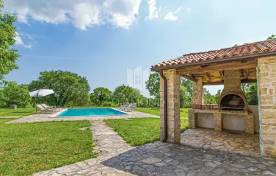 Villa 280 m², Barban - Pool und Grundstück 17.500 m² - 17