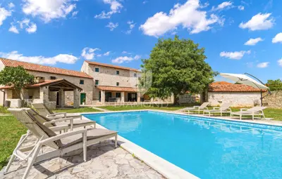 Villa 280 m², Barban - Pool und Grundstück 17.500 m² - 2