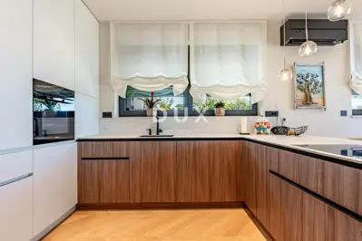Wohnung zum Kauf in Kostrena, 200 m² - 13