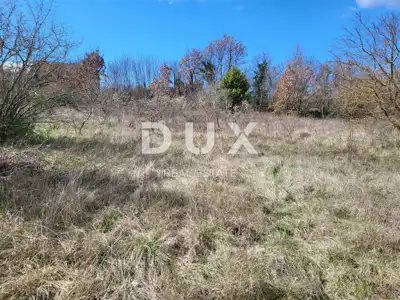Building plot, Svetvinčenat - quiet location next to holiday homes - 2