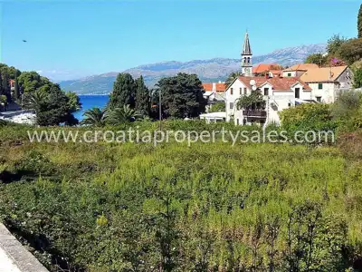 Baugrundstück 2.000 m², Brač - 100 m vom Meer