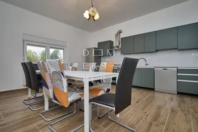 Goričica, GORIČICA, Kuća u nizu s dvorištem - 160 m²