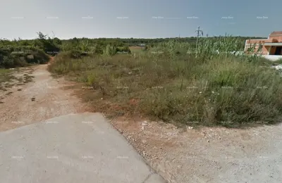 Građevinsko zemljište 5 500 m², Pomer, 350 m od mora