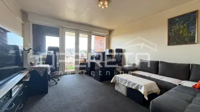 Wohnung 84 m², Ferenščica I. - 3-Zimmer, Balkon und Loggia - 2