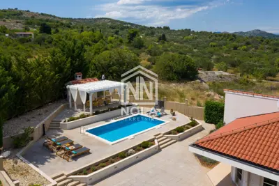 Vila u Vodicama, pogled na more, bazen i mediteranski vrt - 6