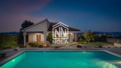 House for sale in Vodice, 356,9 m²
