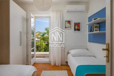 Vila u Vodicama, pogled na more, bazen i mediteranski vrt - 15