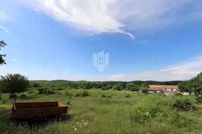 Building plot 2,403 m², Bale - edge of the building zone