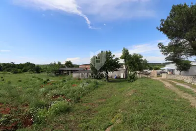 Building plot 2,403 m², Bale - edge of the building zone - 4