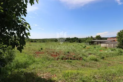 Building plot 2,403 m², Bale - edge of the building zone - 3