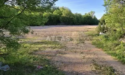 Građevinsko zemljište 1.037 m², Grobnik - ravna parcela - 2