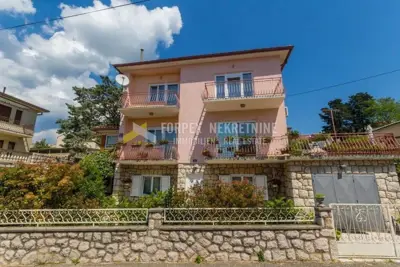 Haus 300 m², Novi Vinodolski - Zentrum, Hof und Garage - 2