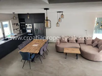 Haus 265 m², Vir - Pool und Dachterrasse mit Meerblick - 4