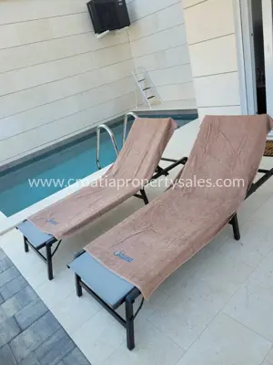 Haus 265 m², Vir - Pool und Dachterrasse mit Meerblick - 8