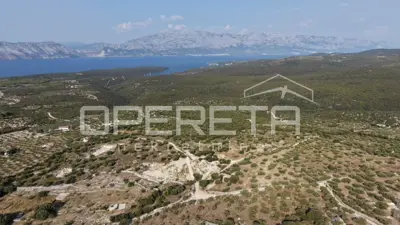 Zemljište 10.914 m², Pučišća - pogled na more i privatnost