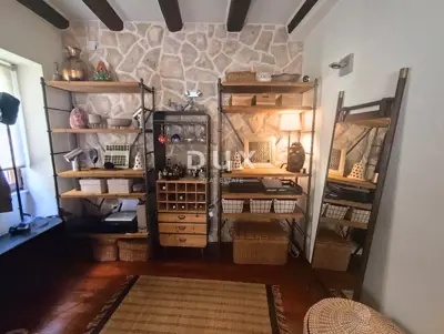 House 151 m², Šibenik - old town center - 2