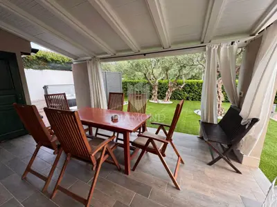 Kuća 110 m², Novigrad - pogled na more i uređena okućnica - 3