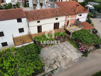 House 200 m², Novigrad - quiet location and yard 250 m² - 6