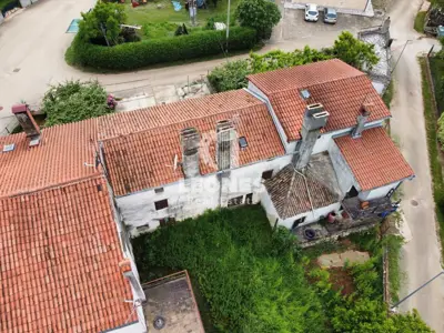 House 200 m², Novigrad - quiet location and yard 250 m² - 4