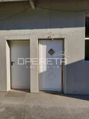 Gewerbe- und Wohnhalle 284 m², Jazbina Cvetlinska, asphaltierter Hof - 4