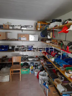 Gewerbe- und Wohnhalle 284 m², Jazbina Cvetlinska, asphaltierter Hof - 5