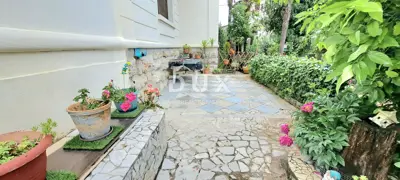 Stan 57,4 m², Opatija - Centar, vrt 111,4 m² i zaseban ulaz - 7