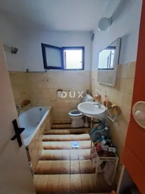 Stan 35 m², Pula Centar - 2 sobe, lođa - 6