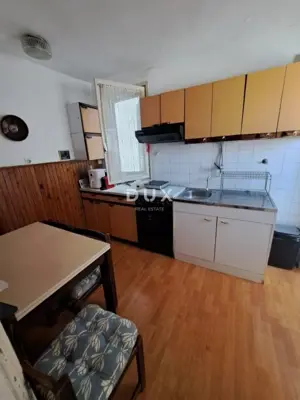 Stan 35 m², Pula Centar - 2 sobe, lođa - 4