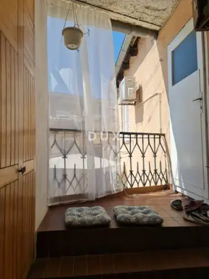 Stan 35 m², Pula Centar - 2 sobe, lođa - 8