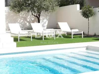 Hotel 1,299 m², Zadar Borik - 4 stars, 2 pools - 9