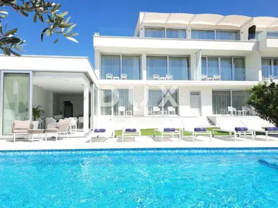 Hotel 1,299 m², Zadar Borik - 4 stars, 2 pools